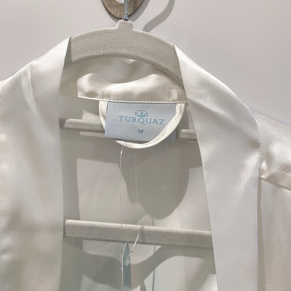 NWT Silky Robe - White, Bridal, Getting Ready - Picture 3 of 4